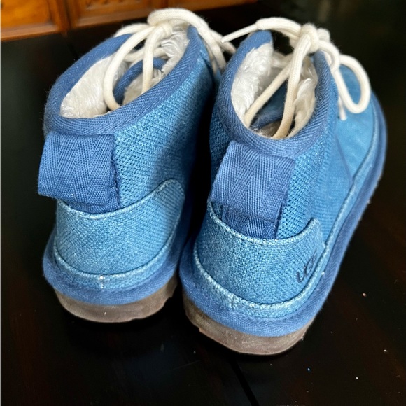 UGG blue canvas low cut boots - Picture 5 of 8